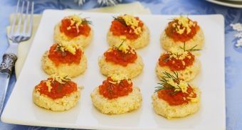 Сырные канапе с красной икрой — инструкция по приготовлению, шаг 7