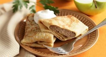 Блины с начинкой из куриной печени — инструкция по приготовлению, шаг 6