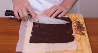 Торт из орехового бисквита и орехового безе с пралине — инструкция по приготовлению, шаг 12