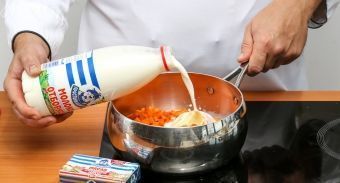 Морковная запеканка — инструкция по приготовлению, шаг 2