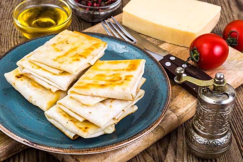 Супер-быстрые лепешки с сыром на завтрак