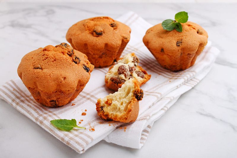 Кексы с изюмом на закваске