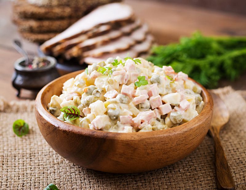 Салат Оливье со сметаной