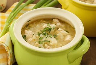 Суп из индейки с перловой крупой в горшочке