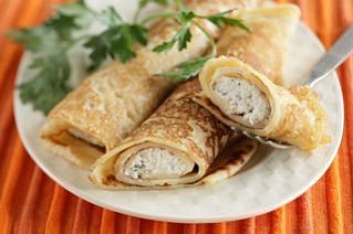 Блины с творожной начинкой с зеленью и чесноком