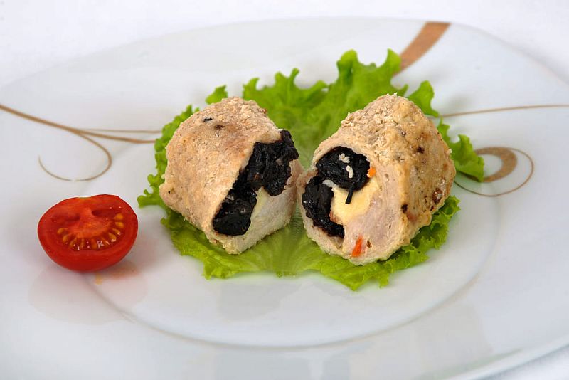 Котлеты из курицы с черносливом
